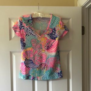 ❌SOLD❌LILLY PULITZER MICHELE V NECK T SIZE S